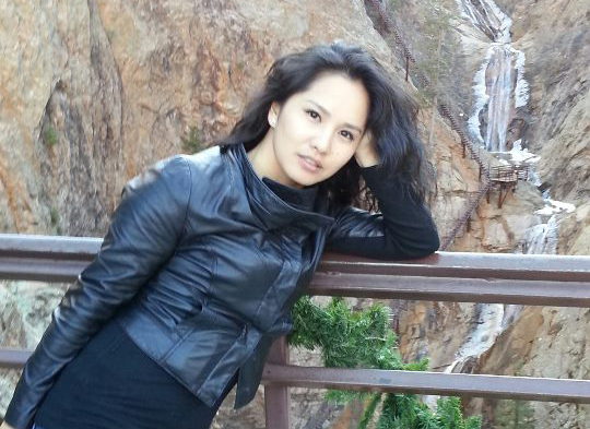 Жүжигчин А.Гэрэлцэцэг хүний дутагдлыг шууд л хэлчихдэг зантай